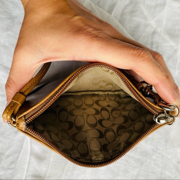 Authentic Coach Tan Leather Mini Wristlet - Picture 2 of 2